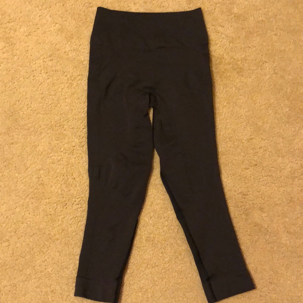 Lululemon Zone In Crop size 6